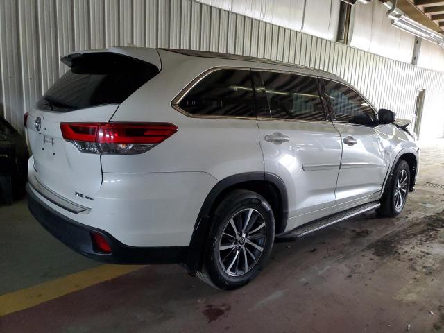 Image 3 of 2017 TOYOTA HIGHLANDER SE 2017 with VIN 5TDJZRFH0HS372278