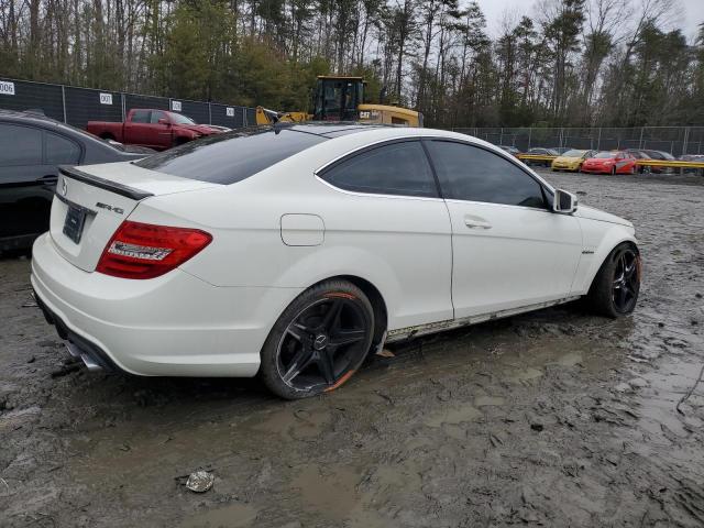 Obraz 3 z 2012 MERCEDES-BENZ C 63 AMG 2012 z VIN WDDGJ7HB3CF840940