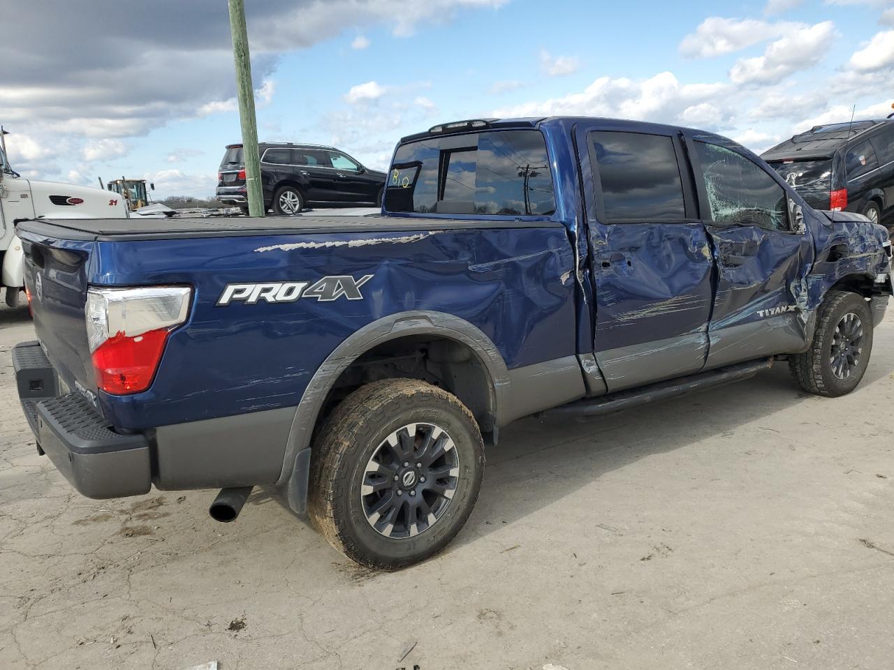 Изображение 3 2017 NISSAN TITAN XD SL 2017 с VIN 1N6AA1F4XHN546687