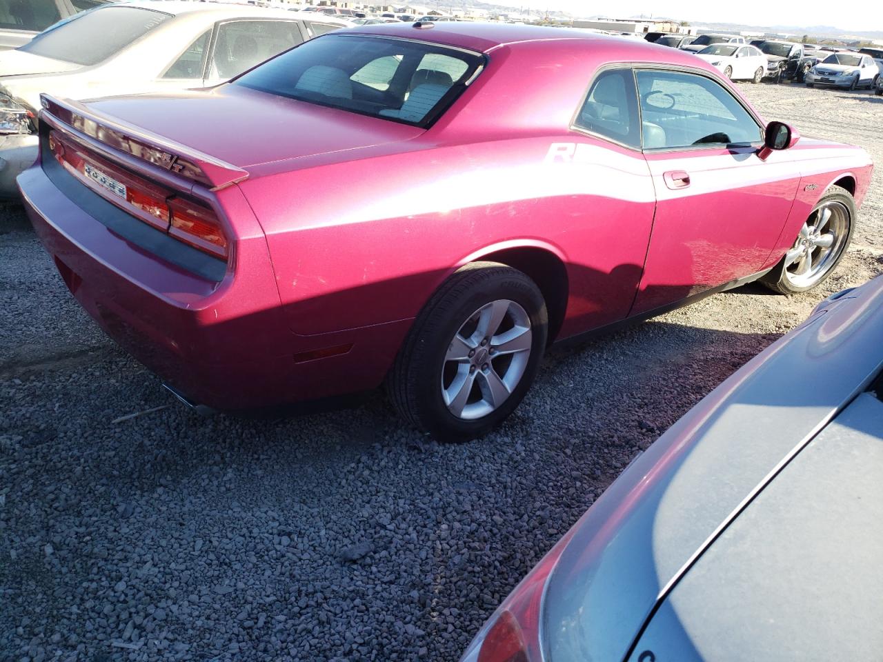 Image 3 of Dodge Challenger R/T 2010 with VIN 2B3CJ5DT3AH295587