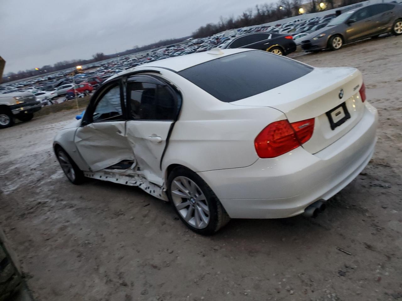 Image 2 of 2011 BMW 328 I 2011 with VIN WBAPH7C5XBE681018