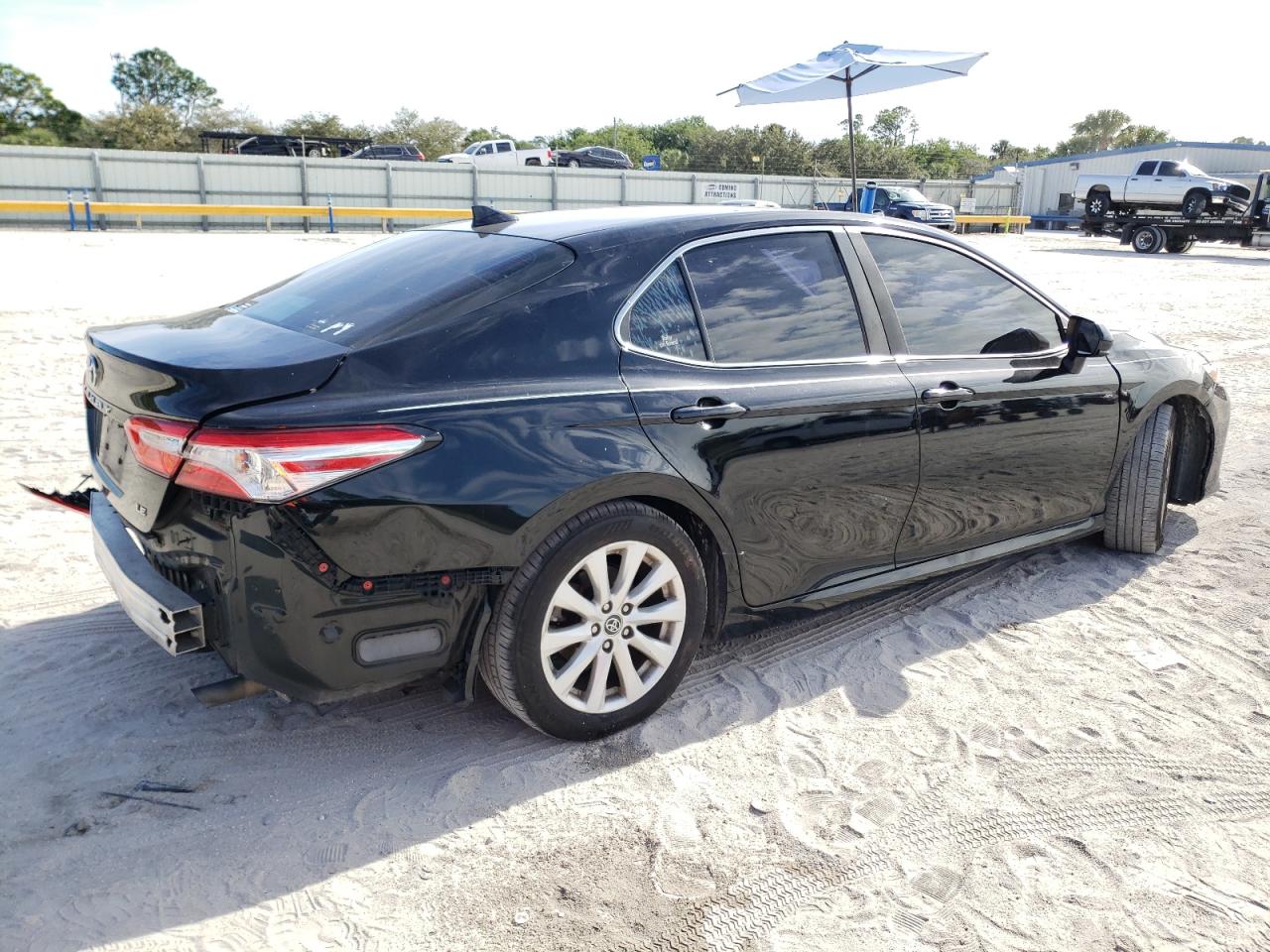 Obraz 3 z 2019 TOYOTA CAMRY L 2019 z VIN 4T1B11HKXKU185828