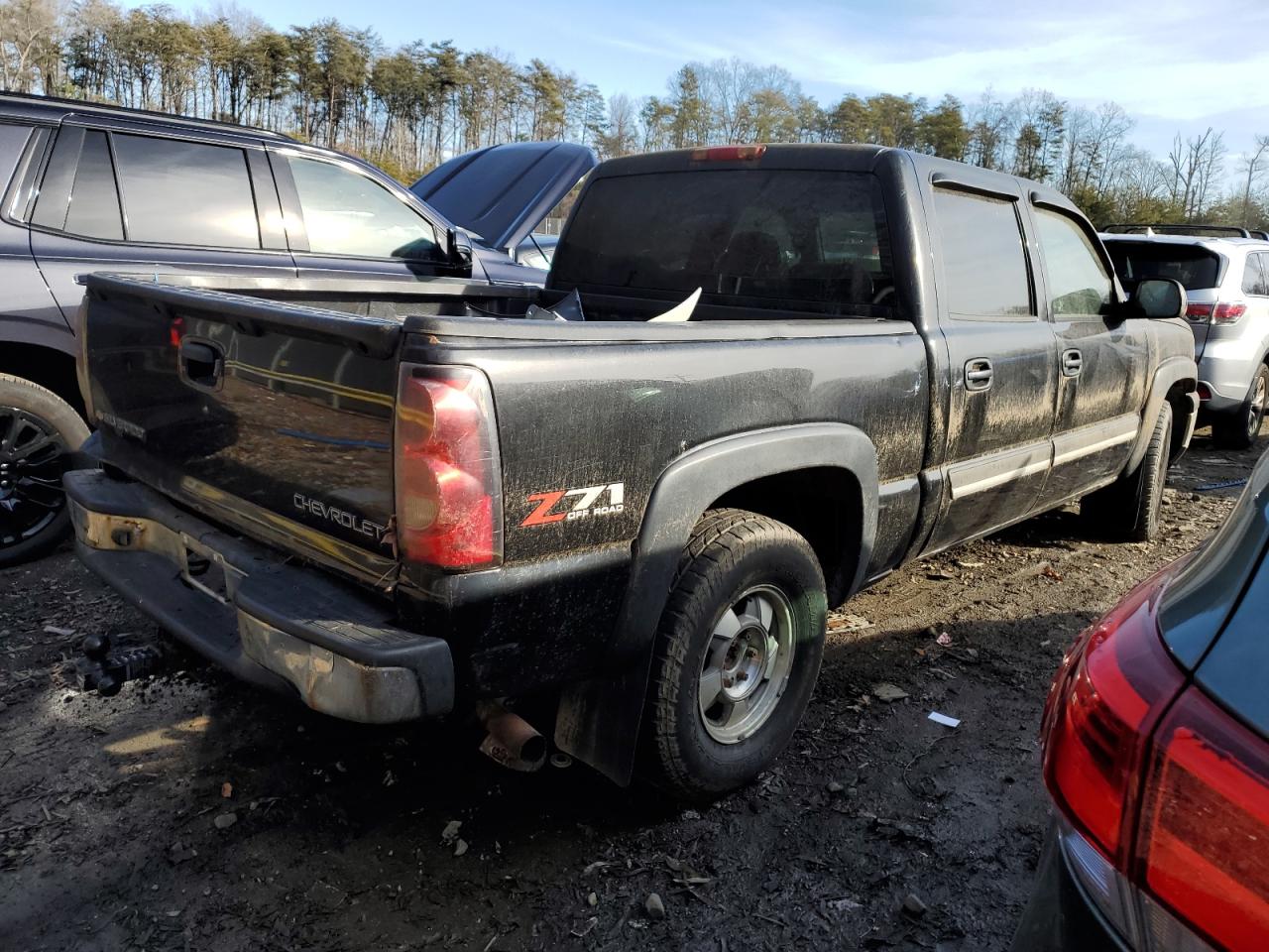 Image 3 of 2005 CHEVROLET SILVERADO K1500 2005 with VIN 2GCEK13T551366396