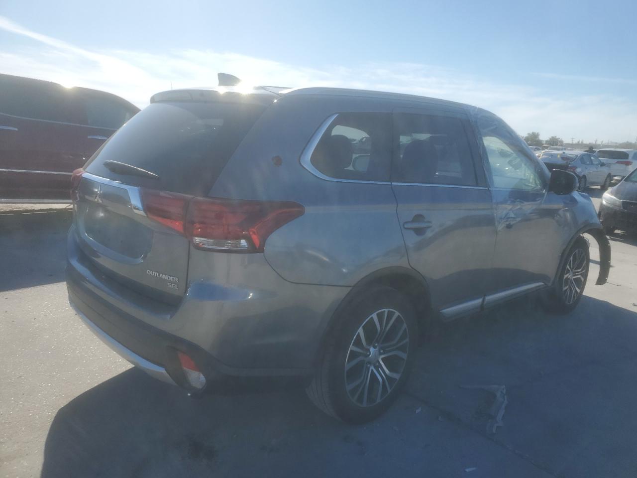 Изображение 3 2018 MITSUBISHI OUTLANDER SE 2018 с VIN JA4AD3A36JJ001226