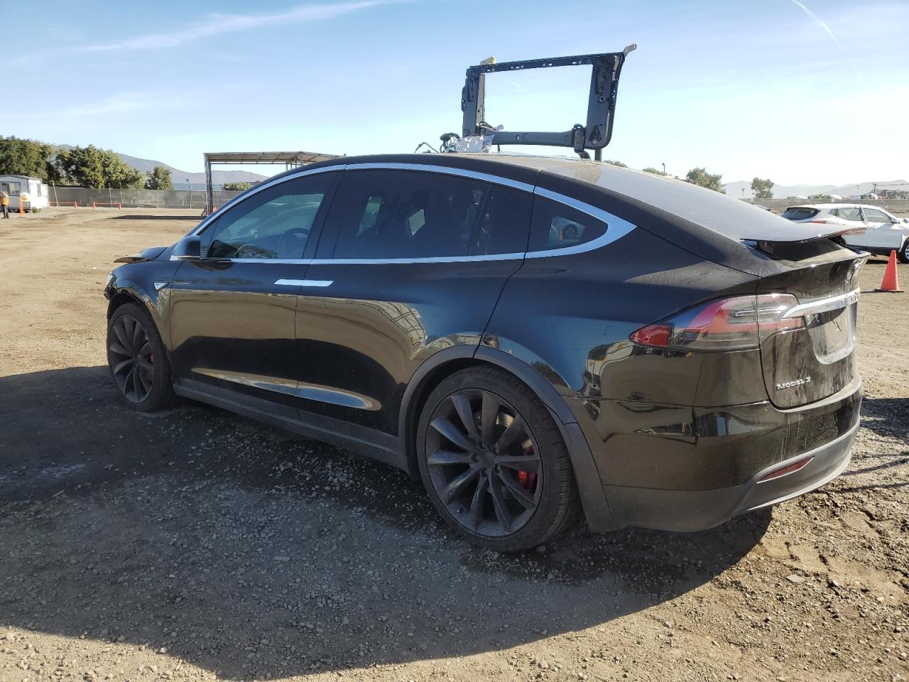 Obraz 2 z 2016 TESLA MODEL X  2016 z VIN 5YJXCBE43GF021031