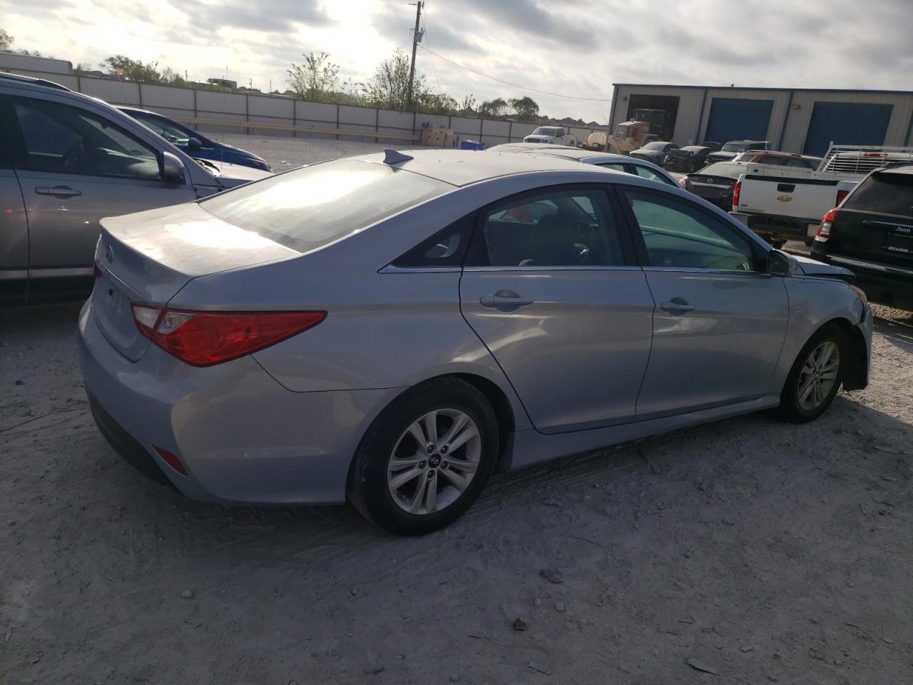 Obraz 3 z 2014 HYUNDAI SONATA GLS 2014 z VIN 5NPEB4AC2EH838282