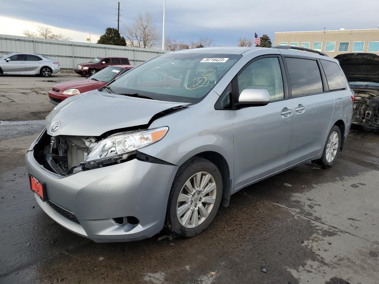 Изображение 1 2015 TOYOTA SIENNA LE 2015 с VIN 5TDJK3DC3FS111989