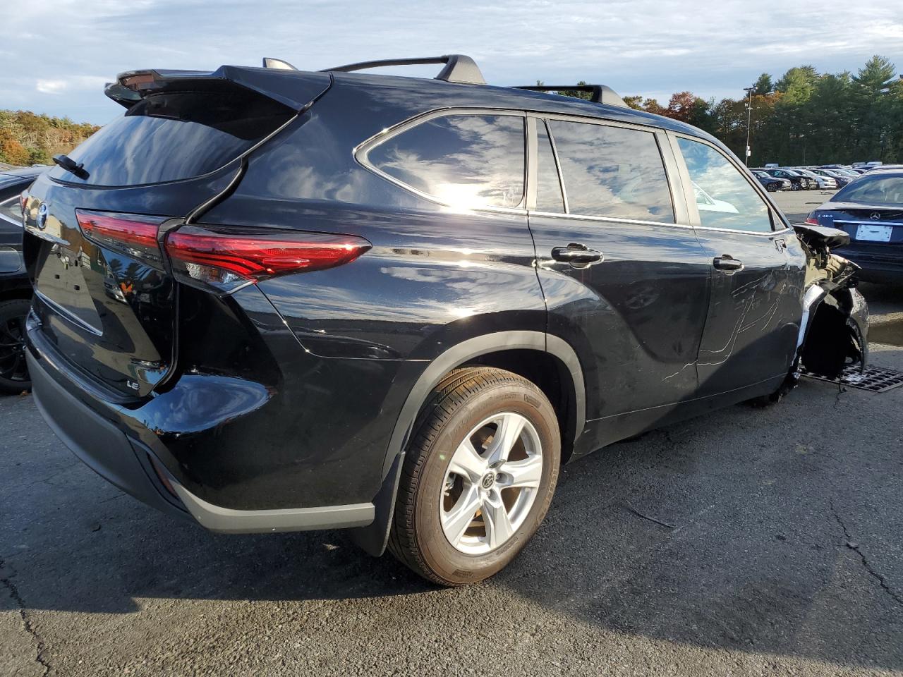 Image 3 of 2023 TOYOTA HIGHLANDER L 2023 with VIN 5TDKDRAH0PS016082