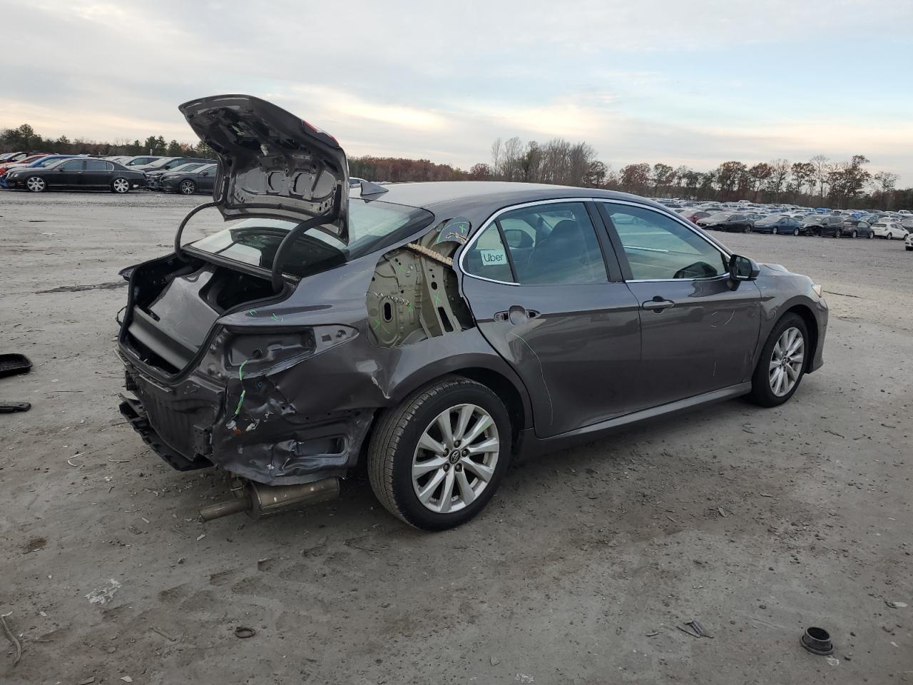 Obraz 3 z 2020 TOYOTA CAMRY LE 2020 z VIN 4T1C11AKXLU921358