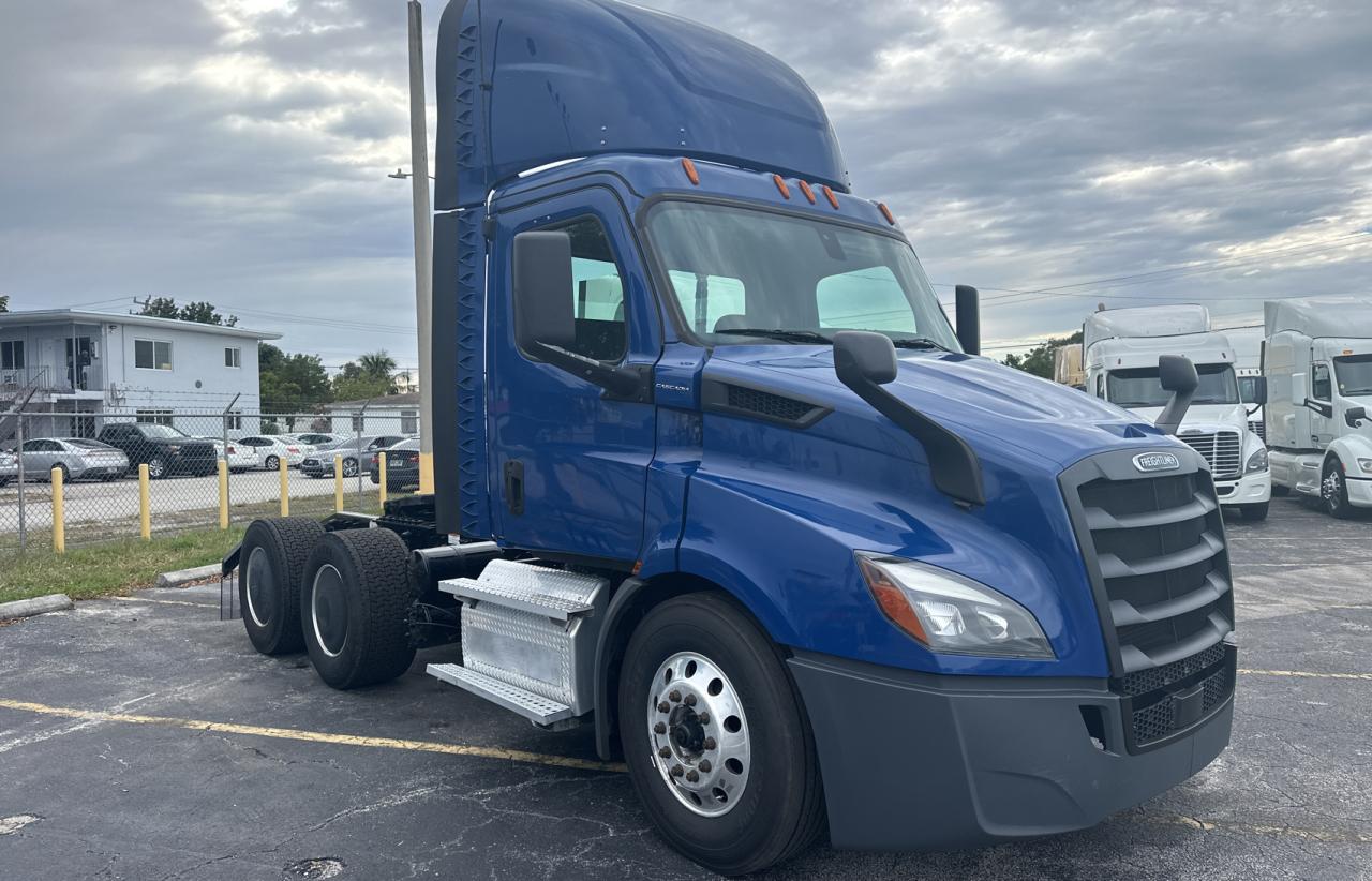 Image 1 of 2020 FREIGHTLINER CASCADIA 116  2020 with VIN 1FUJHTDV3LLKZ2324