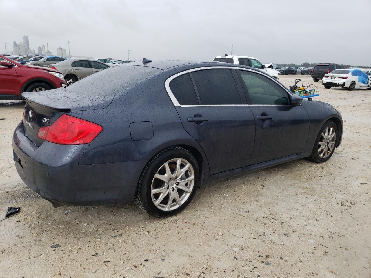 Image 3 of 2011 INFINITI G37 BASE 2011 with VIN JN1CV6AP1BM300562
