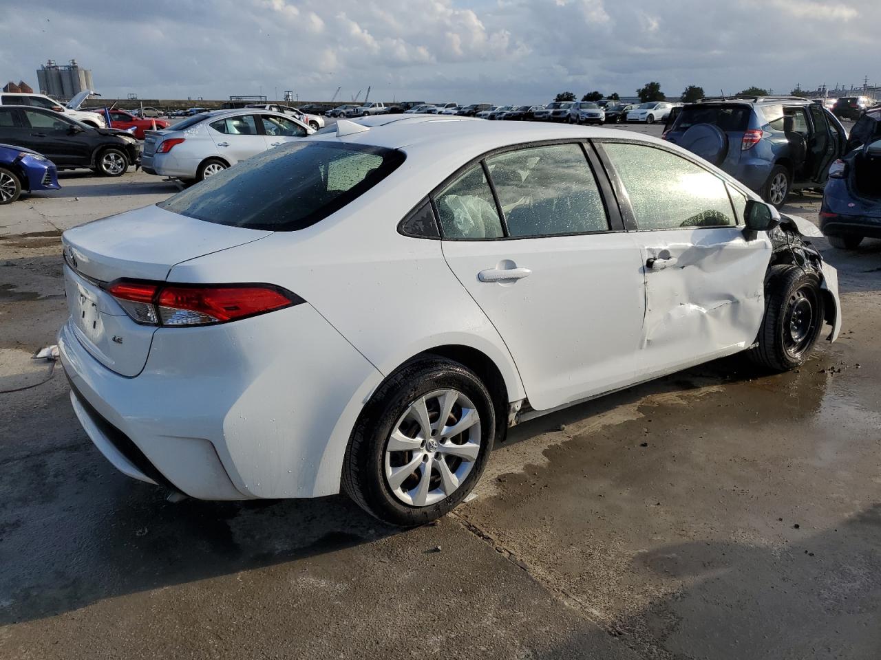 Obraz 3 z 2020 TOYOTA COROLLA LE 2020 z VIN JTDEPRAE1LJ079578