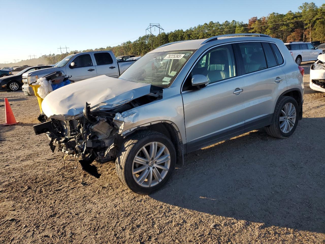 2013 VOLKSWAGEN TIGUAN S 2013 image