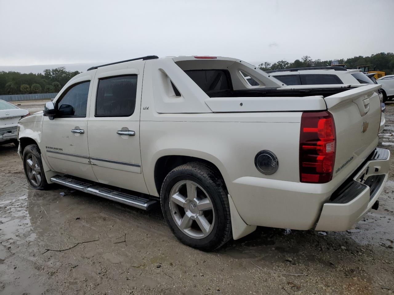 Изображение 2 2009 CHEVROLET AVALANCHE C1500 LTZ 2009 с VIN 3GNEC32J19G175863