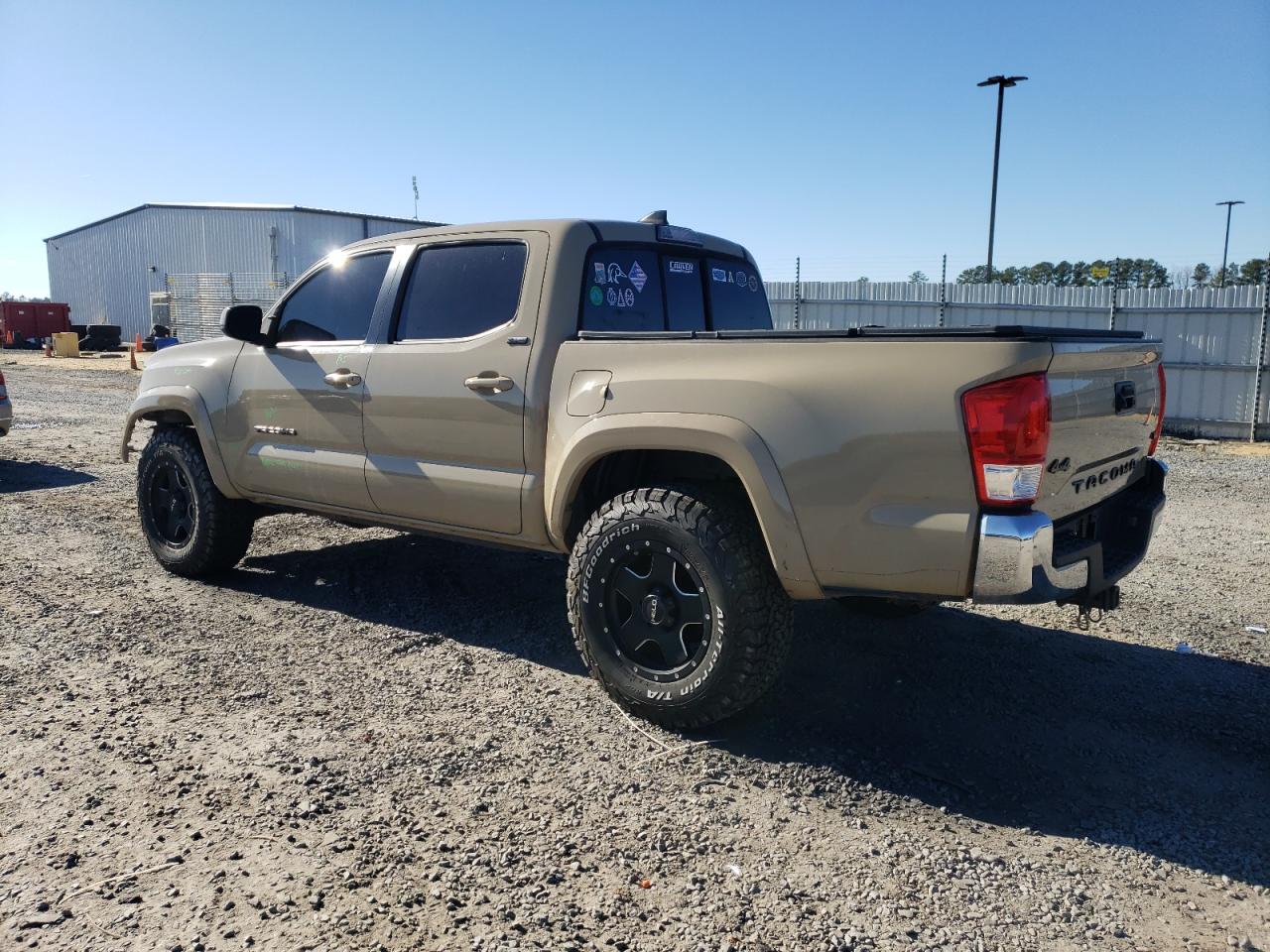Image 2 of 2016 TOYOTA TACOMA DOUBLE CAB 2016 with VIN 3TMCZ5AN9GM001889