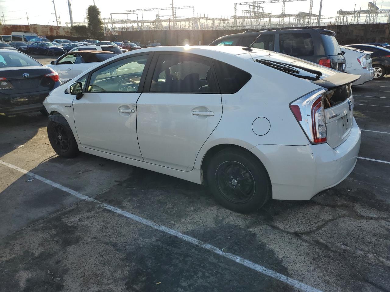 Image 2 of 2014 TOYOTA PRIUS  2014 with VIN JTDKN3DU2E1753426