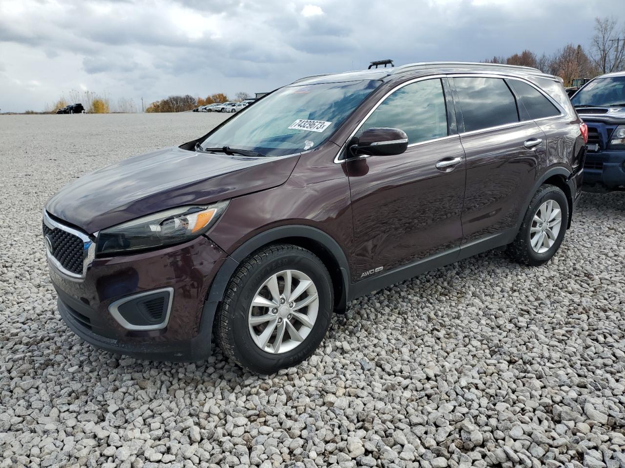 Image 1 of 2016 KIA SORENTO LX 2016 with VIN 5XYPGDA56GG027767