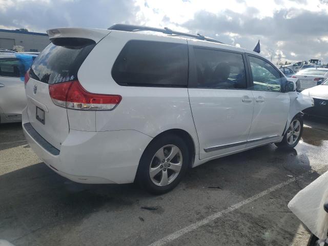 Obraz 3 z 2013 TOYOTA SIENNA LE 2013 z VIN 5TDKK3DC8DS388462