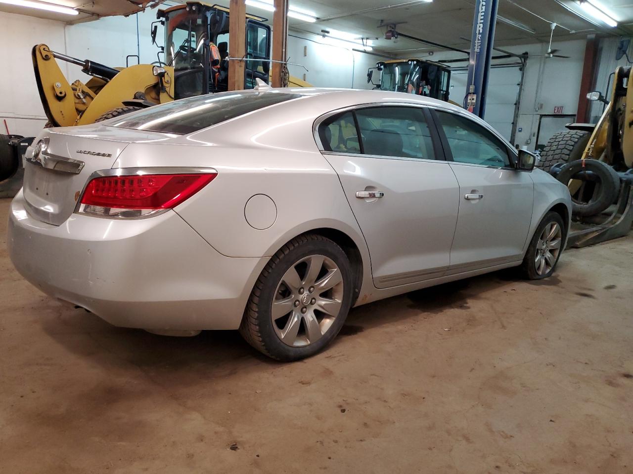 Изображение 3 2012 BUICK LACROSSE PREMIUM 2012 с VIN 1G4GD5E33CF120617