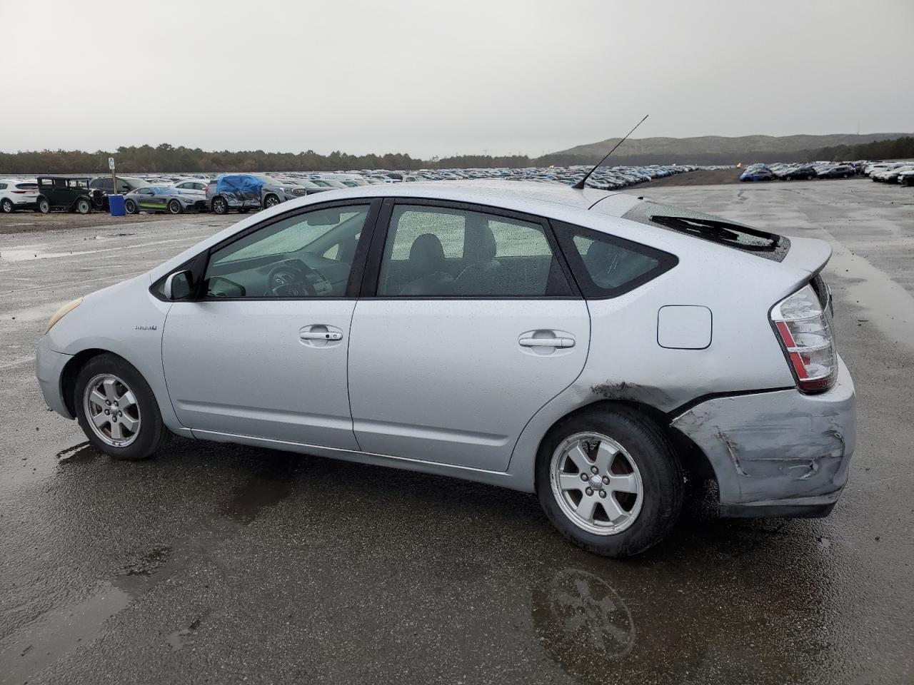 Image 2 of 2007 TOYOTA PRIUS  2007 with VIN JTDKB20U877590337