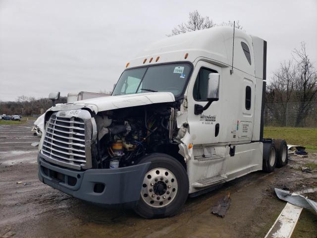Image 2 of 2013 FREIGHTLINER CASCADIA 125  2013 with VIN 1FUJGLDR0DLFF9053
