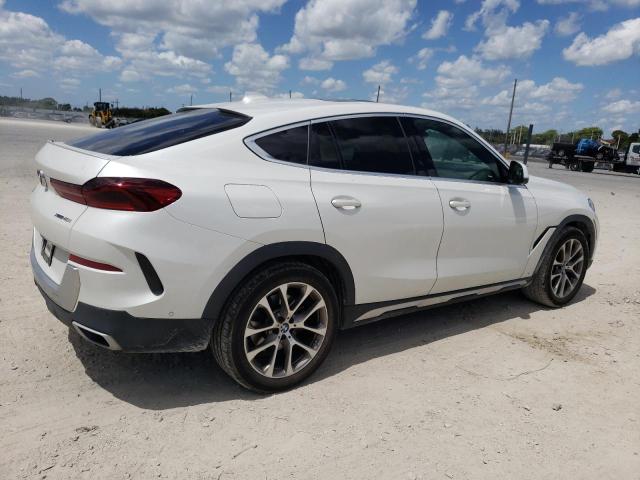 Obraz 3 z 2021 BMW X6 XDRIVE40I 2021 z VIN 5UXCY6C01M9E57584