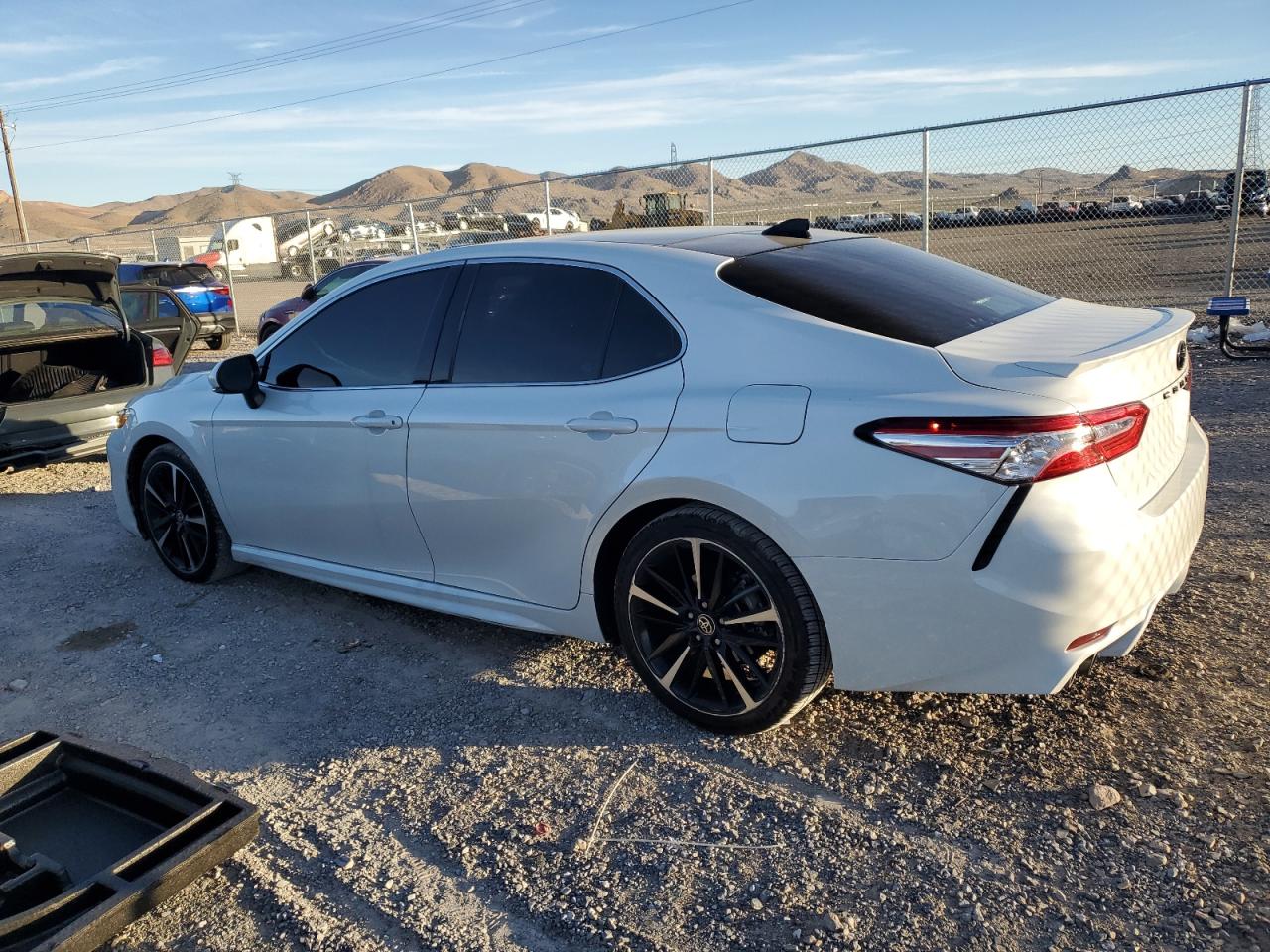 Obraz 2 z 2020 TOYOTA CAMRY XSE 2020 z VIN 4T1K61AK6LU502338
