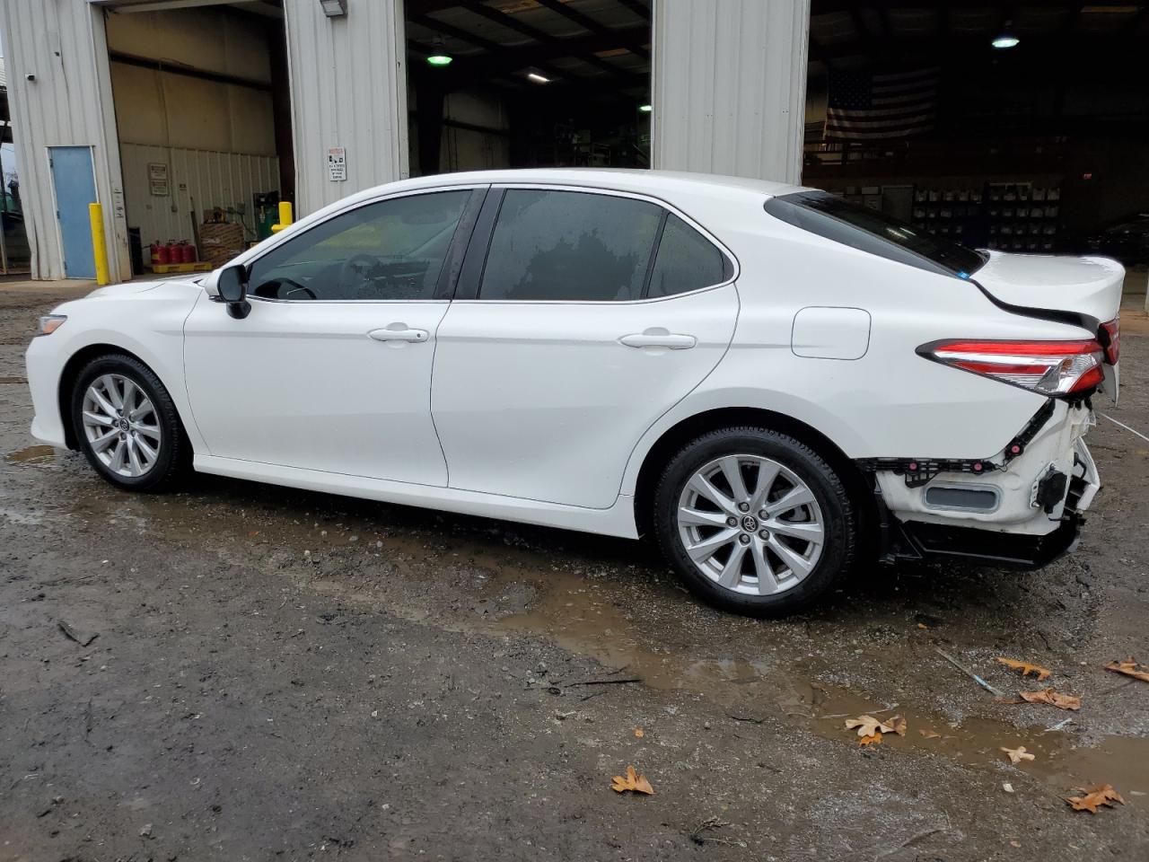 Image 2 of 2018 TOYOTA CAMRY L 2018 with VIN JTNB11HKXJ3066293