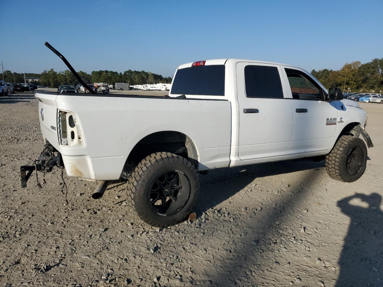 Image 3 of 2018 RAM 2500 ST 2018 with VIN 3C6UR5CL4JG365084