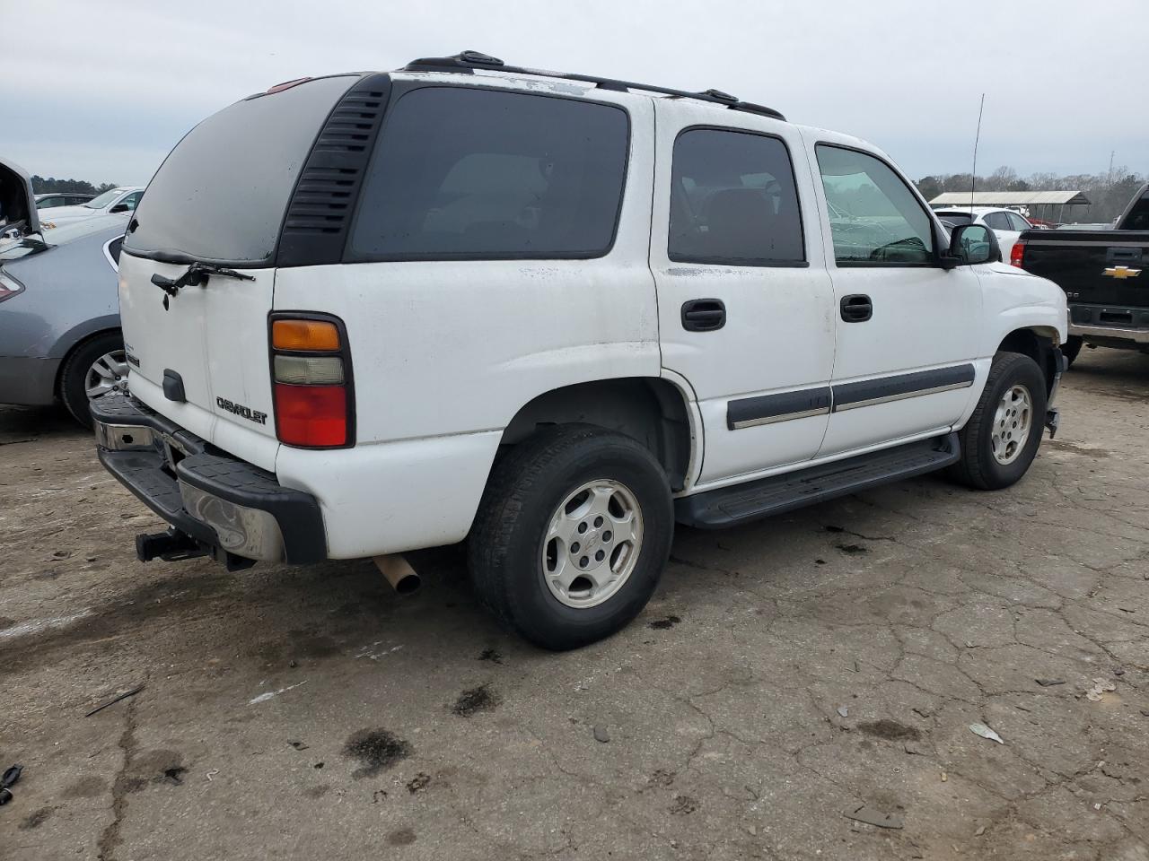 Изображение 3 2004 CHEVROLET TAHOE C1500 2004 с VIN 1GNEC13V24J119489