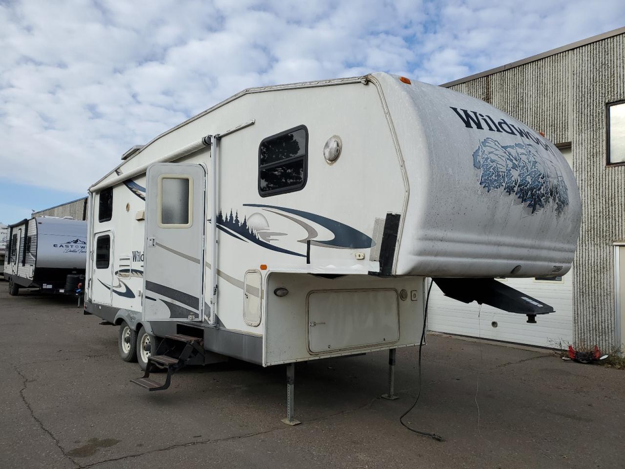 Image 1 of 2005 WILDWOOD WILDWOOD 2005 with VIN 4X4FWDA255J045253