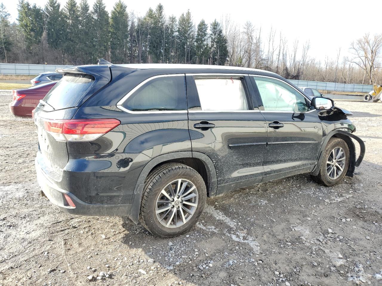 Obraz 3 z 2019 TOYOTA HIGHLANDER SE 2019 z VIN 5TDJZRFH9KS629154