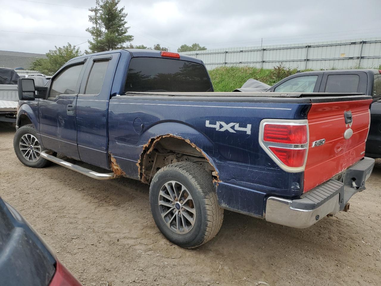 Image 2 of 2010 FORD F150 SUPER CAB 2010 with VIN 1FTFX1EV0AFB51760