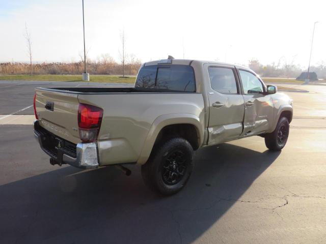 Obraz 3 z 2019 TOYOTA TACOMA DOUBLE CAB 2019 z VIN 3TMCZ5AN8KM269504