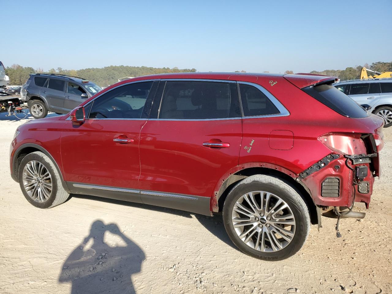 Image 2 of 2016 LINCOLN MKX RESERVE 2016 with VIN 2LMTJ8LR7GBL86489