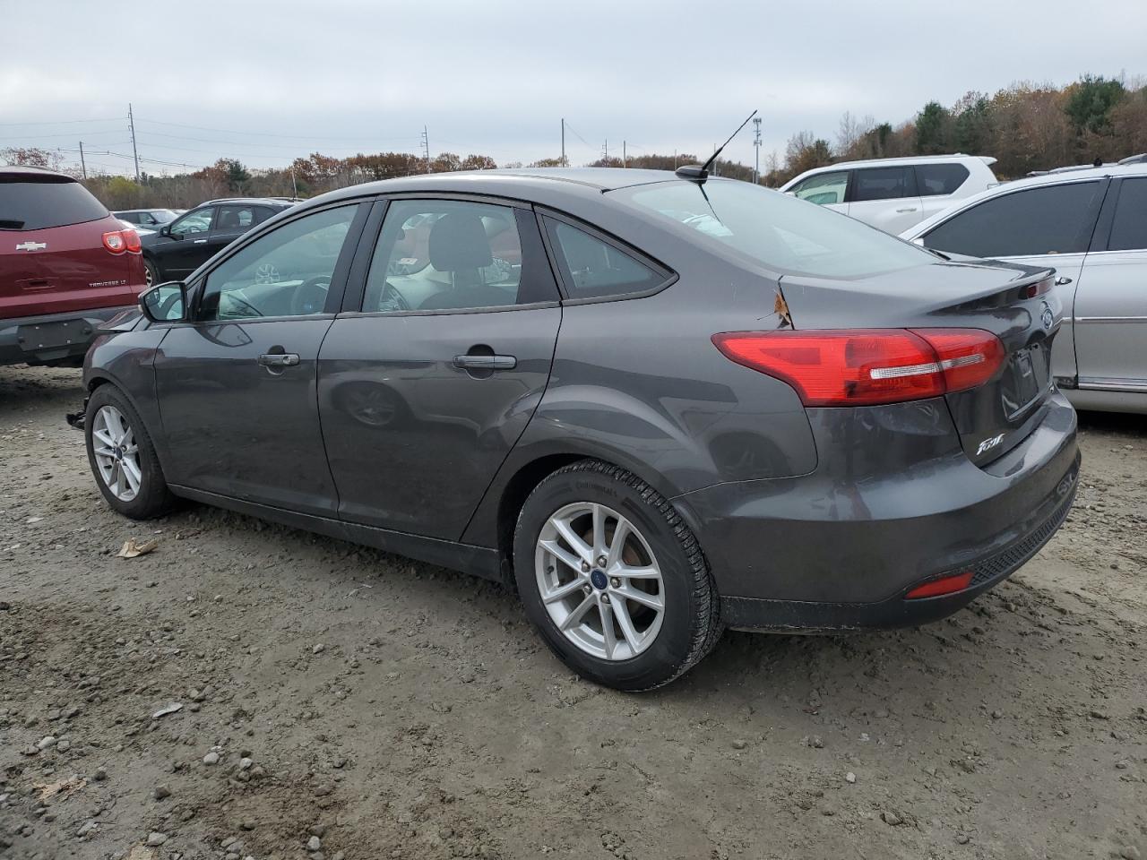 Image 2 of 2015 FORD FOCUS SE 2015 with VIN 1FADP3F29FL310538