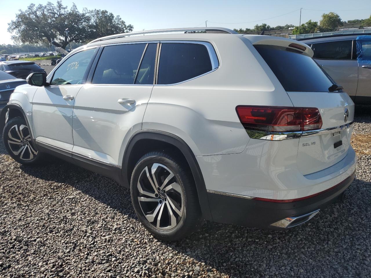 Image 2 of 2021 VOLKSWAGEN ATLAS SEL PREMIUM 2021 with VIN 1V2TR2CA4MC572999