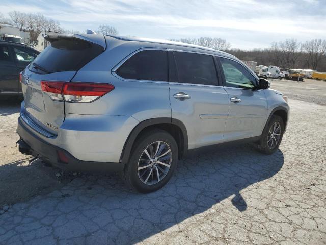 Image 3 of 2019 TOYOTA HIGHLANDER SE 2019 with VIN 5TDJZRFH8KS944107