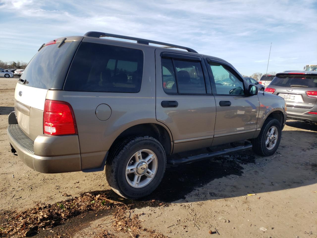 Image 3 of 2004 FORD EXPLORER XLT 2004 with VIN 1FMZU73E04UC11074