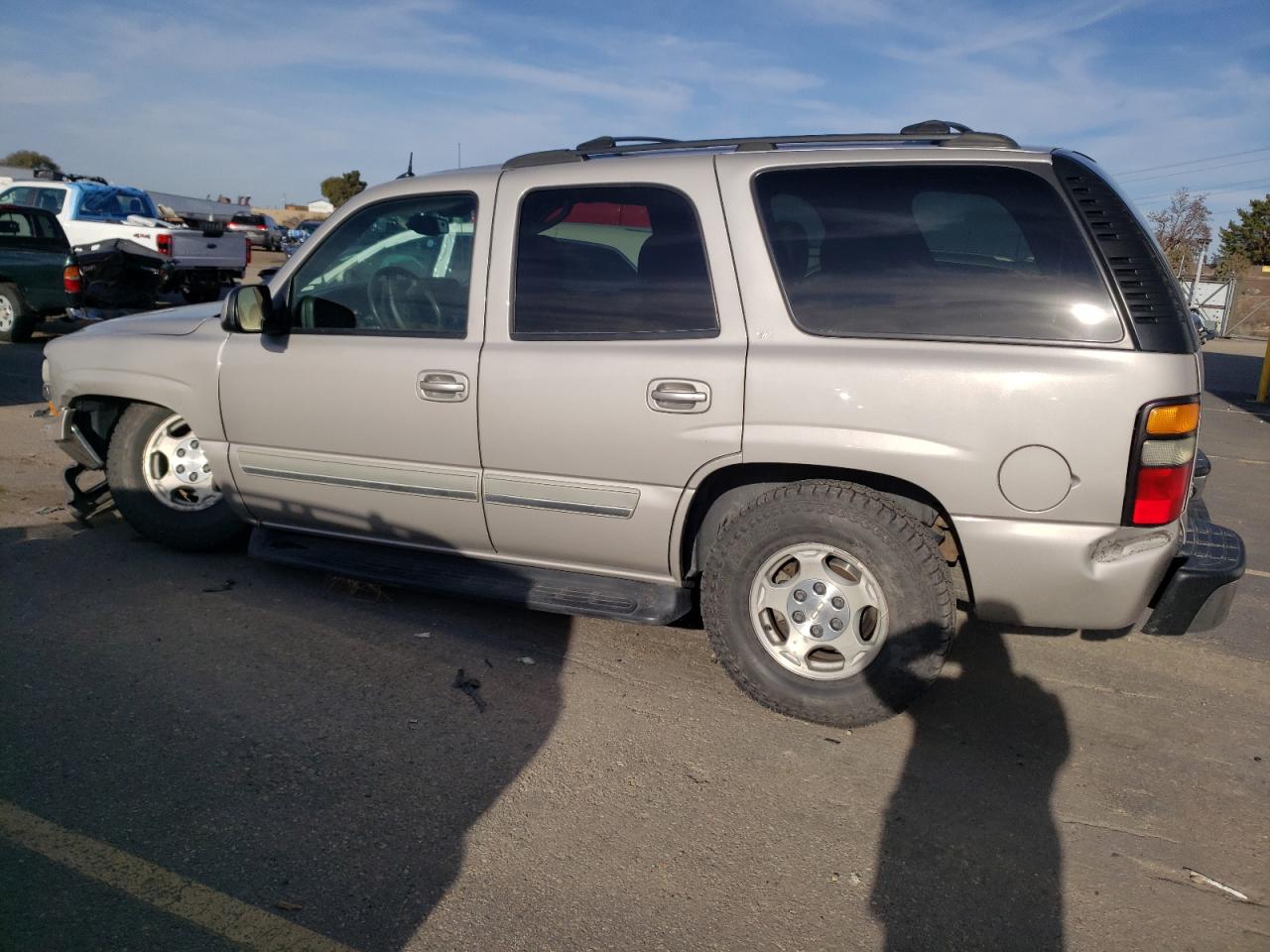 Image 2 of 2004 CHEVROLET TAHOE K1500 2004 with VIN 1GNEK13ZX4J279948