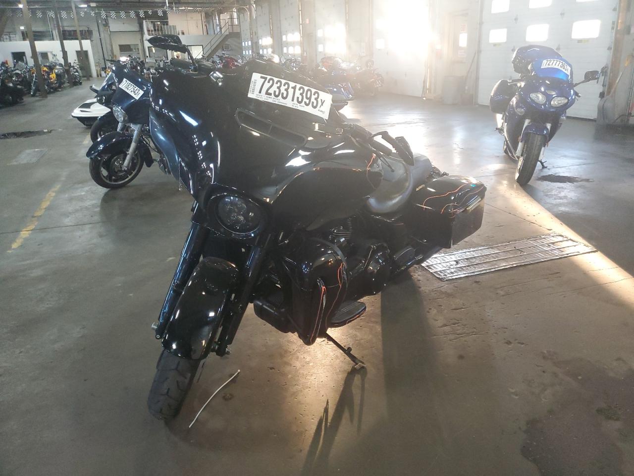 Изображение 2 2015 HARLEY-DAVIDSON FLHTKL ULTRA LIMITED LOW 2015 с VIN 1HD1KKL19FB649144