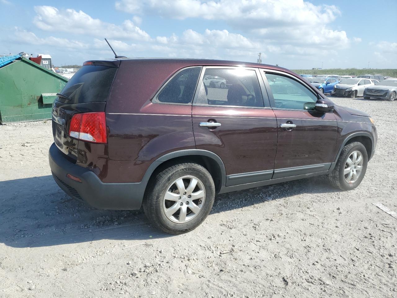 Obraz 3 z 2011 KIA SORENTO BASE 2011 z VIN 5XYKT3A14BG109079
