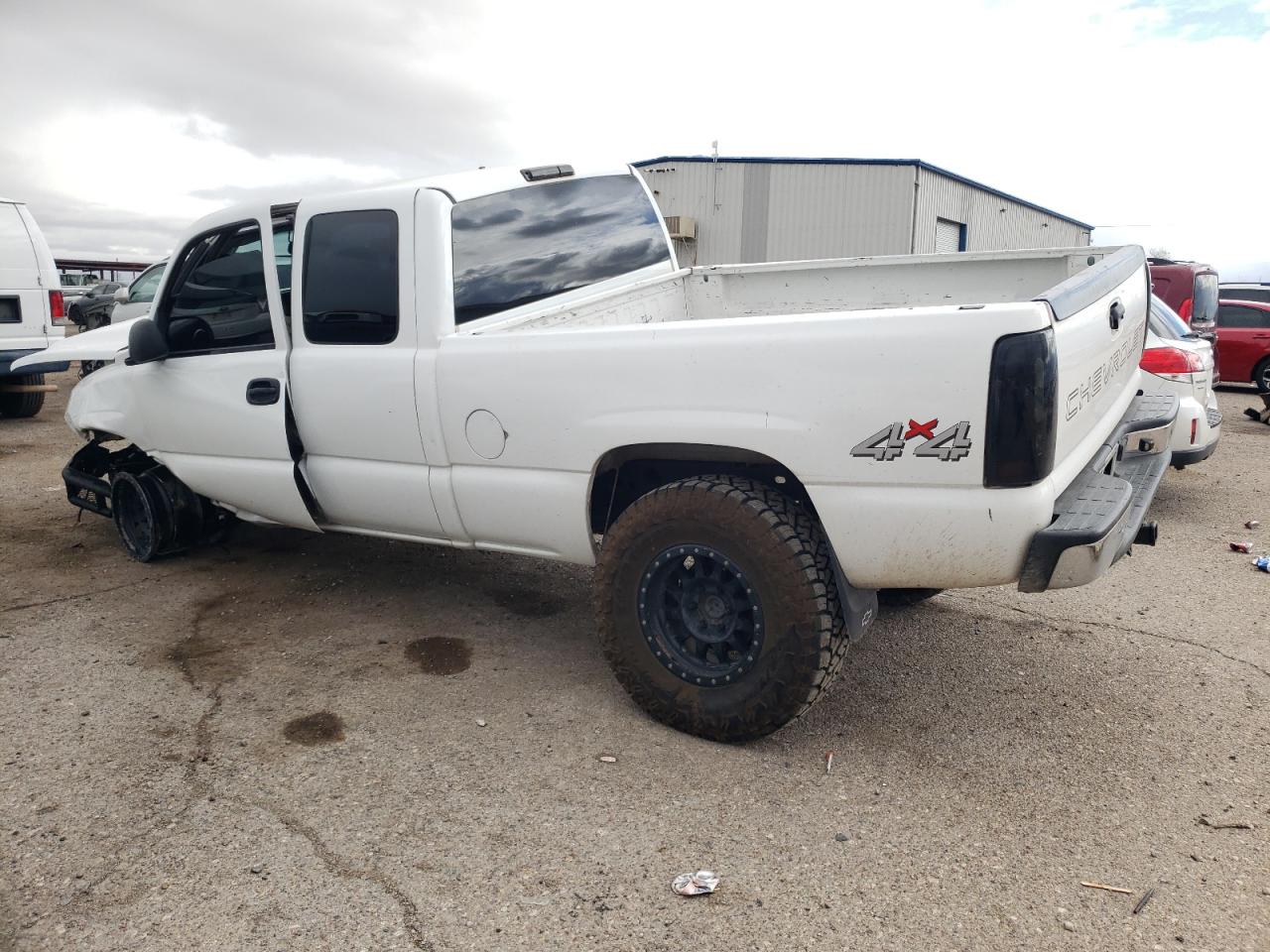 Image 2 of 2006 CHEVROLET SILVERADO K1500 2006 with VIN 1GCEK19ZX6Z173536