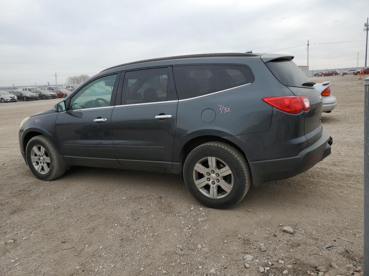 Изображение 2 2011 CHEVROLET TRAVERSE LT 2011 с VIN 1GNKRJED7BJ105025