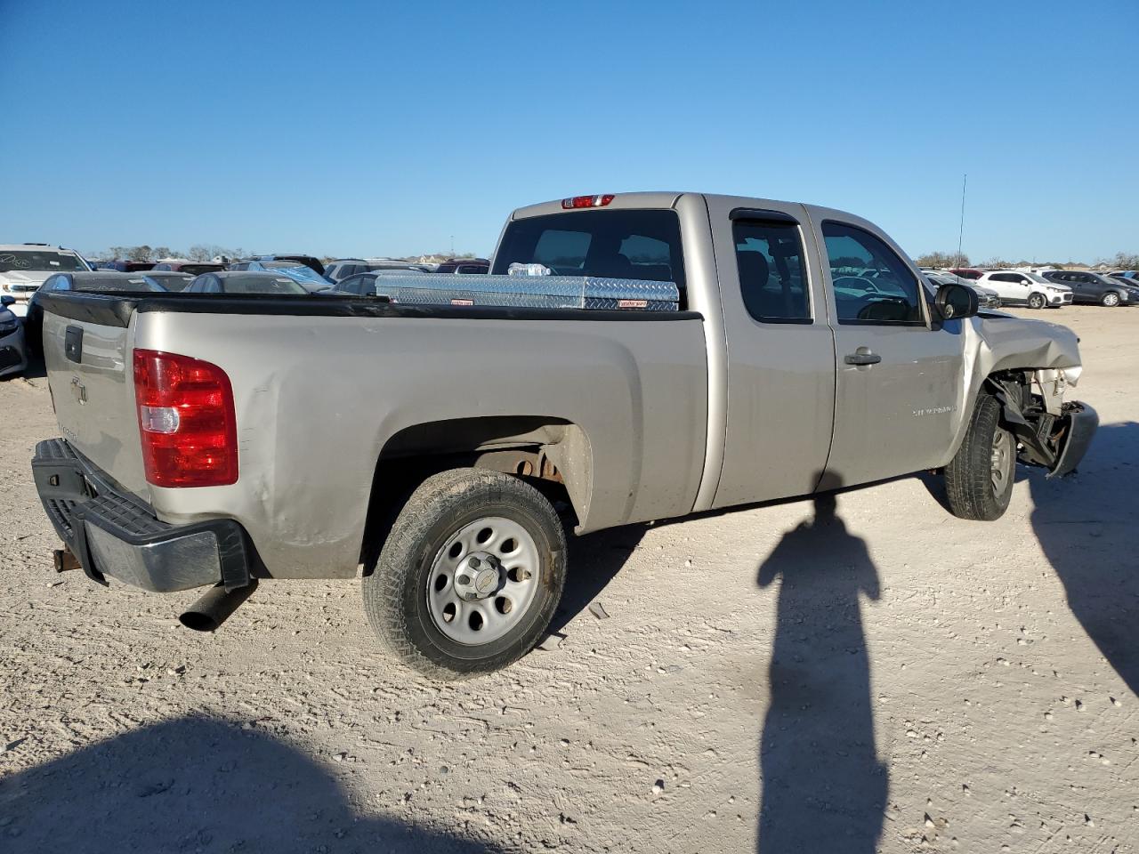 Image 3 of 2009 CHEVROLET SILVERADO C1500 2009 with VIN 1GCEC19X39Z122024