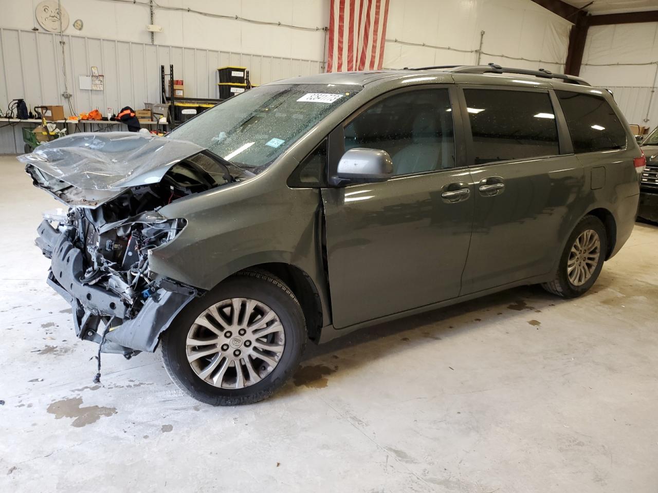 Изображение 1 2011 TOYOTA SIENNA XLE 2011 с VIN 5TDYK3DC4BS093740