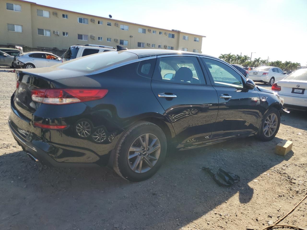 Obraz 3 z 2020 KIA OPTIMA LX 2020 z VIN 5XXGT4L34LG401329