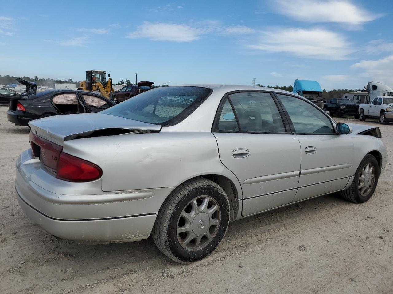 Image 3 of 2004 BUICK REGAL LS 2004 with VIN 2G4WB55K141161698