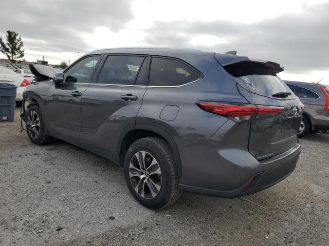 Image 2 of 2021 TOYOTA HIGHLANDER XLE 2021 with VIN 5TDGZRAH6MS042897