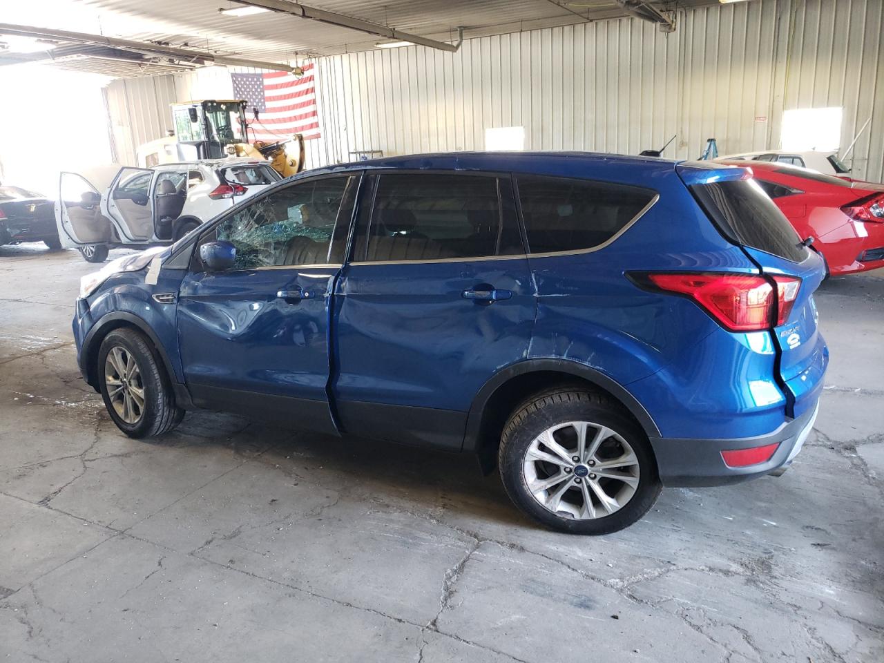 Image 2 of 2019 FORD ESCAPE SE 2019 with VIN 1FMCU0GD4KUB10549